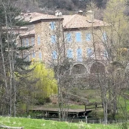 Дом отдыха Maisonnette A La Campagne Colombier-le-Jeune